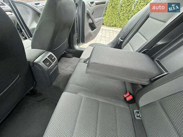 Серый Фольксваген Гольф, объемом двигателя 1.6 л и пробегом 202 тыс. км за 8300 $, фото 25 на Automoto.ua