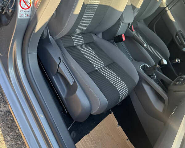 Сірий Фольксваген Гольф, об'ємом двигуна 1.6 л та пробігом 250 тис. км за 6799 $, фото 63 на Automoto.ua