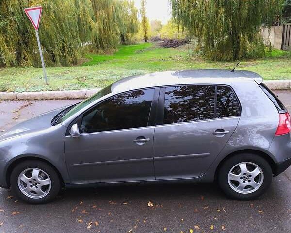 Серый Фольксваген Гольф, объемом двигателя 1.6 л и пробегом 310 тыс. км за 6100 $, фото 1 на Automoto.ua