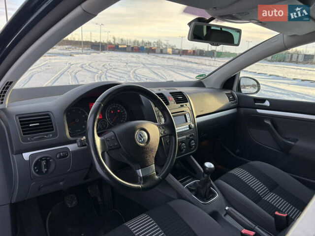 Сірий Фольксваген Гольф, об'ємом двигуна 1.4 л та пробігом 230 тис. км за 5700 $, фото 12 на Automoto.ua