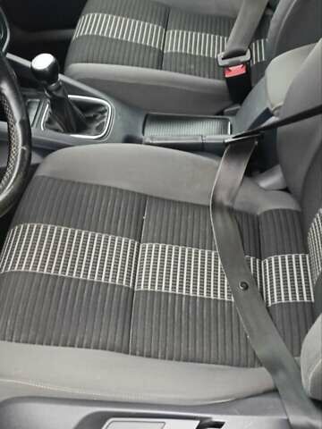 Серый Фольксваген Гольф, объемом двигателя 1.6 л и пробегом 204 тыс. км за 5750 $, фото 4 на Automoto.ua