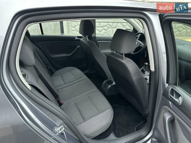 Сірий Фольксваген Гольф, об'ємом двигуна 1.6 л та пробігом 167 тис. км за 6550 $, фото 19 на Automoto.ua