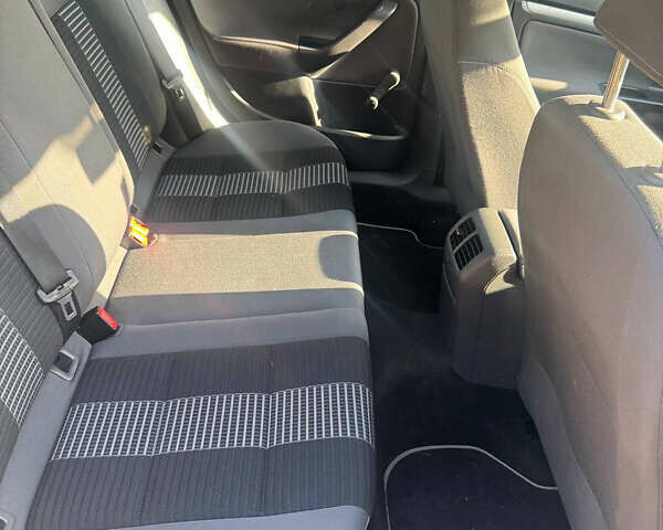 Сірий Фольксваген Гольф, об'ємом двигуна 1.6 л та пробігом 250 тис. км за 6799 $, фото 68 на Automoto.ua