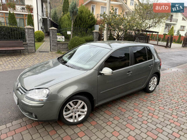 Серый Фольксваген Гольф, объемом двигателя 1.39 л и пробегом 275 тыс. км за 6250 $, фото 4 на Automoto.ua