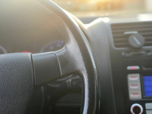 Фольксваген Гольф 2008 у Казатине на Automoto.ua Сірий Фольксваген Гольф, об'ємом двигуна 1.4 л та пробігом 175 тис. км за 5500 $, фото 7 на Automoto.ua