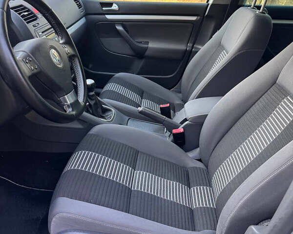 Сірий Фольксваген Гольф, об'ємом двигуна 1.6 л та пробігом 250 тис. км за 6799 $, фото 51 на Automoto.ua