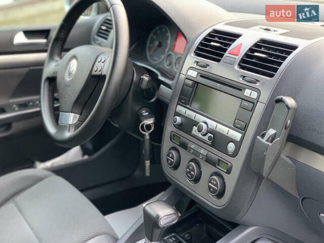 Сірий Фольксваген Гольф, об'ємом двигуна 1.4 л та пробігом 211 тис. км за 6850 $, фото 16 на Automoto.ua