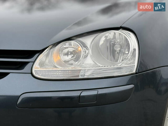 Сірий Фольксваген Гольф, об'ємом двигуна 1.6 л та пробігом 229 тис. км за 5555 $, фото 11 на Automoto.ua