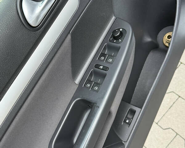 Серый Фольксваген Гольф, объемом двигателя 1.4 л и пробегом 251 тыс. км за 6450 $, фото 39 на Automoto.ua