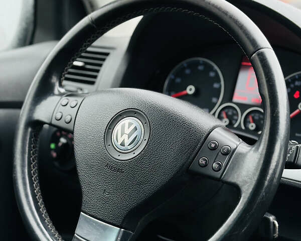 Серый Фольксваген Гольф, объемом двигателя 1.6 л и пробегом 245 тыс. км за 6650 $, фото 41 на Automoto.ua