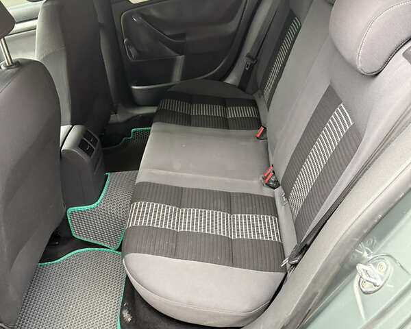 Серый Фольксваген Гольф, объемом двигателя 1.39 л и пробегом 275 тыс. км за 6250 $, фото 25 на Automoto.ua