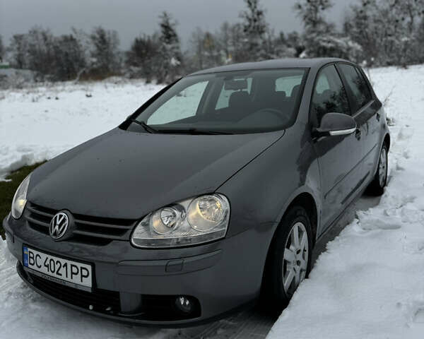 Серый Фольксваген Гольф, объемом двигателя 1.6 л и пробегом 247 тыс. км за 5550 $, фото 2 на Automoto.ua