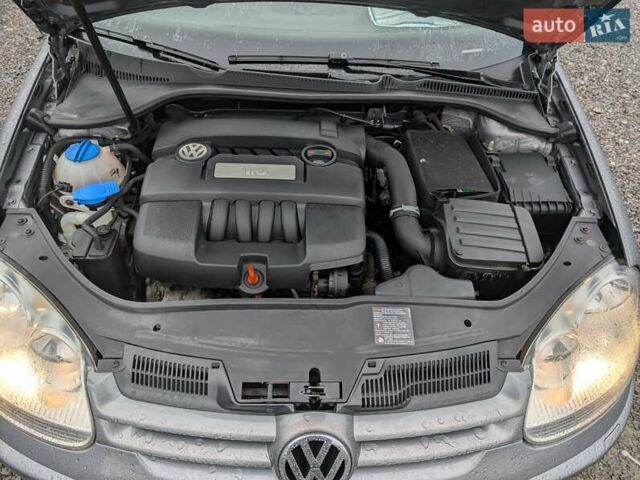Серый Фольксваген Гольф, объемом двигателя 1.6 л и пробегом 177 тыс. км за 6650 $, фото 50 на Automoto.ua
