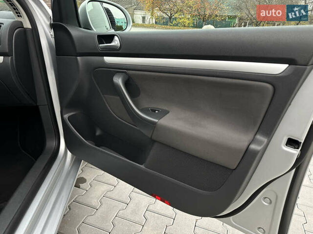 Серый Фольксваген Гольф, объемом двигателя 1.4 л и пробегом 249 тыс. км за 5900 $, фото 35 на Automoto.ua