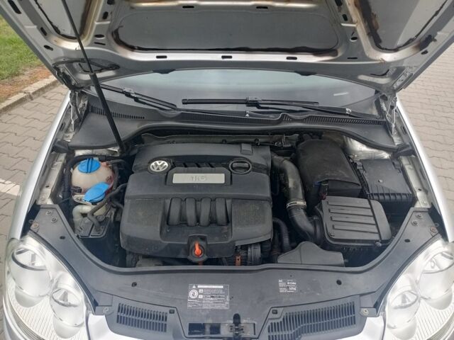 Серый Фольксваген Гольф, объемом двигателя 1.6 л и пробегом 240 тыс. км за 6500 $, фото 21 на Automoto.ua