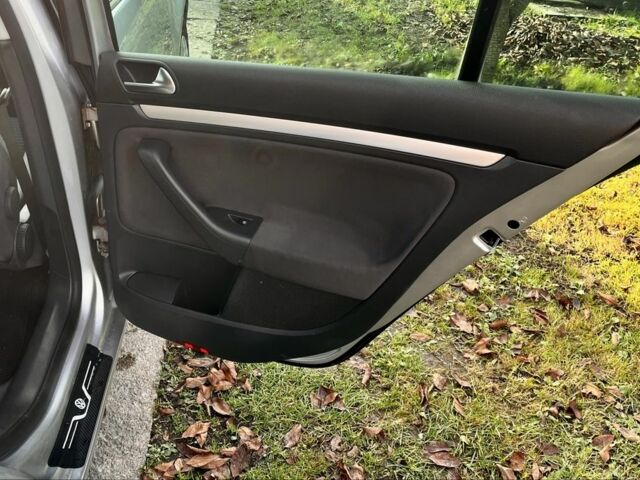 Серый Фольксваген Гольф, объемом двигателя 1.4 л и пробегом 217 тыс. км за 5550 $, фото 8 на Automoto.ua