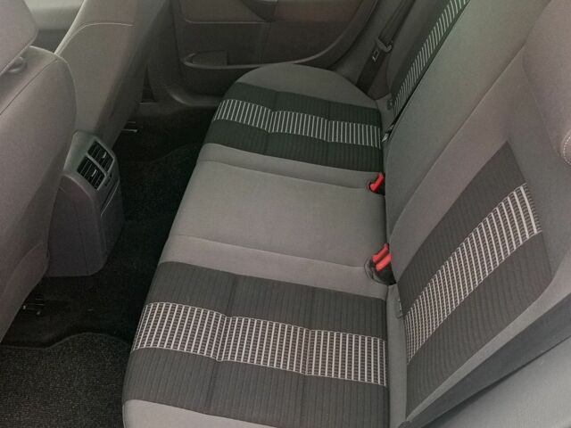 Серый Фольксваген Гольф, объемом двигателя 1.6 л и пробегом 240 тыс. км за 6500 $, фото 14 на Automoto.ua