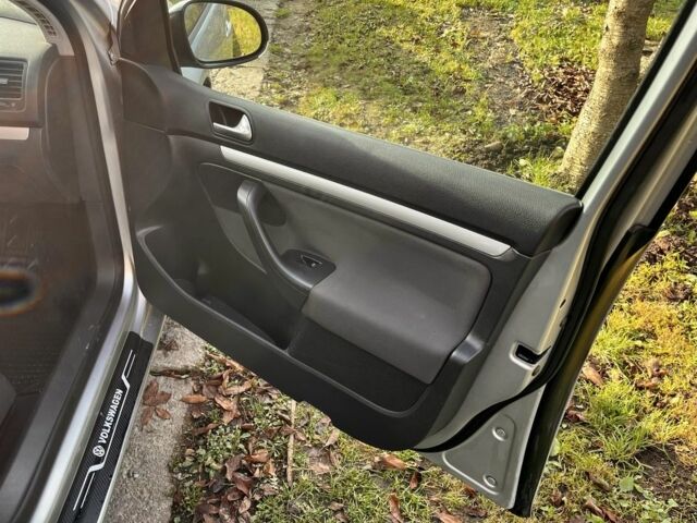 Серый Фольксваген Гольф, объемом двигателя 1.4 л и пробегом 217 тыс. км за 5550 $, фото 10 на Automoto.ua