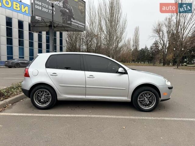 Серый Фольксваген Гольф, объемом двигателя 2.5 л и пробегом 247 тыс. км за 5700 $, фото 2 на Automoto.ua