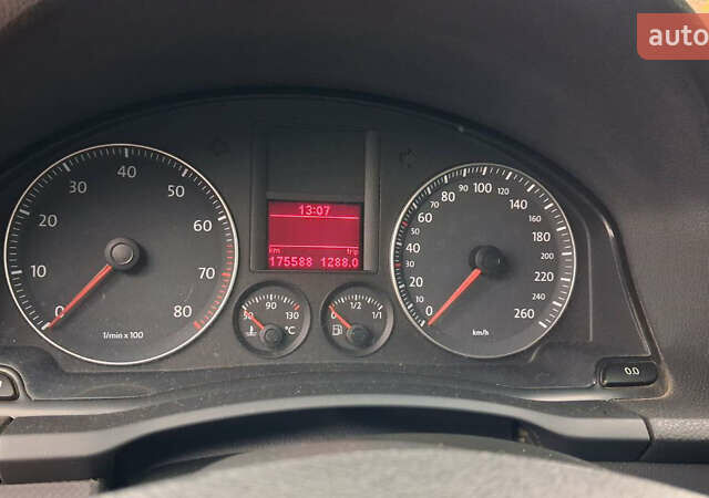 Серый Фольксваген Гольф, объемом двигателя 1.6 л и пробегом 175 тыс. км за 6200 $, фото 8 на Automoto.ua