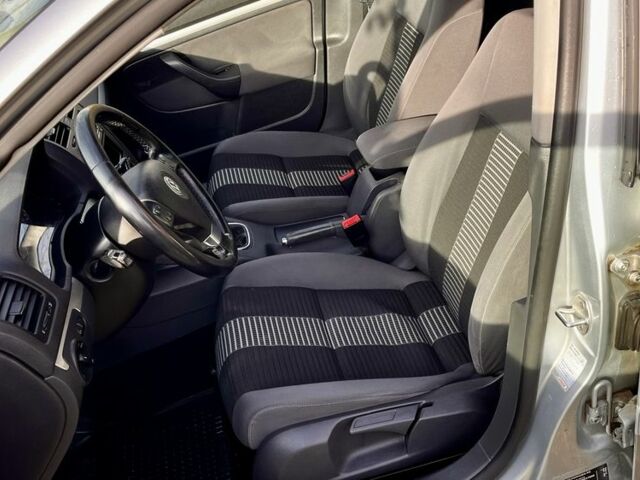 Серый Фольксваген Гольф, объемом двигателя 1.4 л и пробегом 217 тыс. км за 5550 $, фото 5 на Automoto.ua