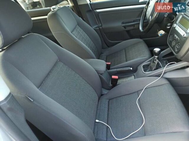 Серый Фольксваген Гольф, объемом двигателя 1.4 л и пробегом 190 тыс. км за 5999 $, фото 22 на Automoto.ua