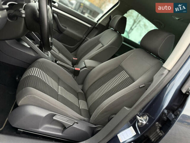 Серый Фольксваген Гольф, объемом двигателя 1.6 л и пробегом 227 тыс. км за 6300 $, фото 43 на Automoto.ua