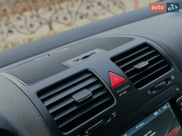 Серый Фольксваген Гольф, объемом двигателя 1.6 л и пробегом 170 тыс. км за 6600 $, фото 44 на Automoto.ua