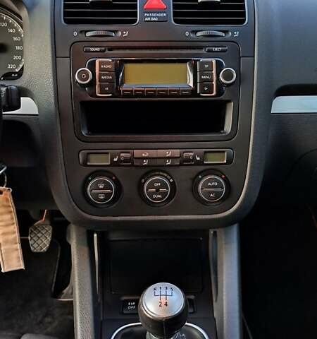 Сірий Фольксваген Гольф, об'ємом двигуна 1.39 л та пробігом 240 тис. км за 6500 $, фото 14 на Automoto.ua