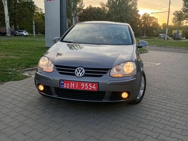 Серый Фольксваген Гольф, объемом двигателя 1.6 л и пробегом 196 тыс. км за 6399 $, фото 1 на Automoto.ua