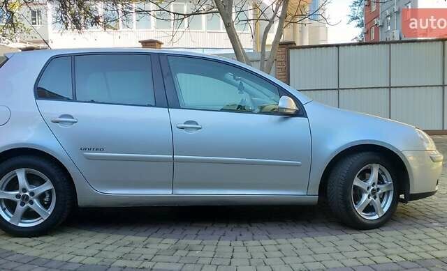 Сірий Фольксваген Гольф, об'ємом двигуна 1.6 л та пробігом 228 тис. км за 6500 $, фото 3 на Automoto.ua