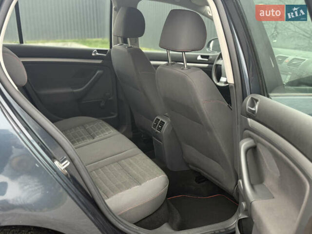 Сірий Фольксваген Гольф, об'ємом двигуна 1.6 л та пробігом 229 тис. км за 5555 $, фото 53 на Automoto.ua