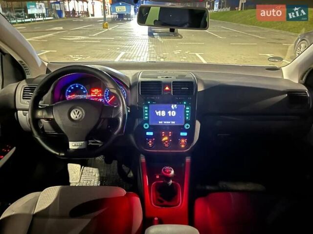Серый Фольксваген Гольф, объемом двигателя 1.4 л и пробегом 204 тыс. км за 6100 $, фото 14 на Automoto.ua