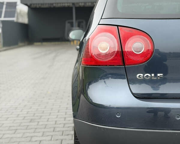 Серый Фольксваген Гольф, объемом двигателя 1.6 л и пробегом 227 тыс. км за 6300 $, фото 21 на Automoto.ua