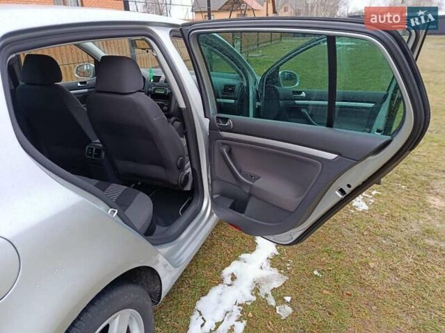 Серый Фольксваген Гольф, объемом двигателя 1.6 л и пробегом 192 тыс. км за 5799 $, фото 26 на Automoto.ua