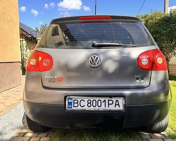 Серый Фольксваген Гольф, объемом двигателя 1.6 л и пробегом 290 тыс. км за 5450 $, фото 2 на Automoto.ua