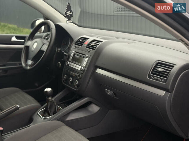 Сірий Фольксваген Гольф, об'ємом двигуна 1.6 л та пробігом 229 тис. км за 5555 $, фото 60 на Automoto.ua