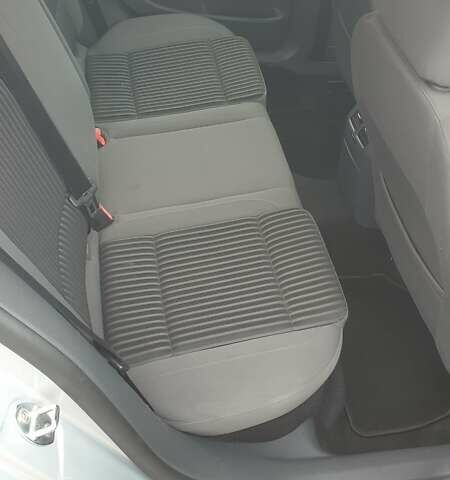 Серый Фольксваген Гольф, объемом двигателя 1.6 л и пробегом 250 тыс. км за 6450 $, фото 3 на Automoto.ua