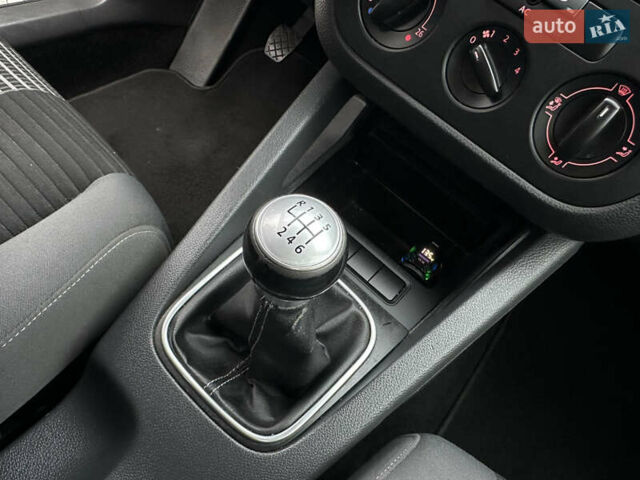 Серый Фольксваген Гольф, объемом двигателя 1.4 л и пробегом 249 тыс. км за 5900 $, фото 48 на Automoto.ua