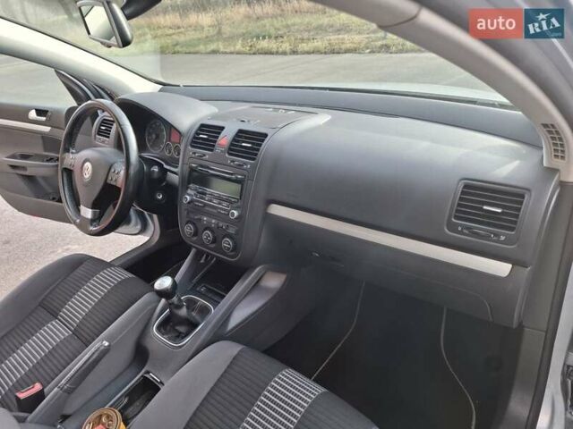 Сірий Фольксваген Гольф, об'ємом двигуна 1.6 л та пробігом 196 тис. км за 6800 $, фото 19 на Automoto.ua