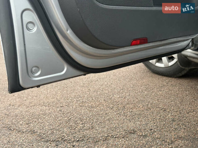Серый Фольксваген Гольф, объемом двигателя 1.6 л и пробегом 185 тыс. км за 5800 $, фото 21 на Automoto.ua