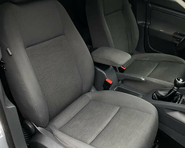 Сірий Фольксваген Гольф, об'ємом двигуна 1.39 л та пробігом 201 тис. км за 5400 $, фото 15 на Automoto.ua