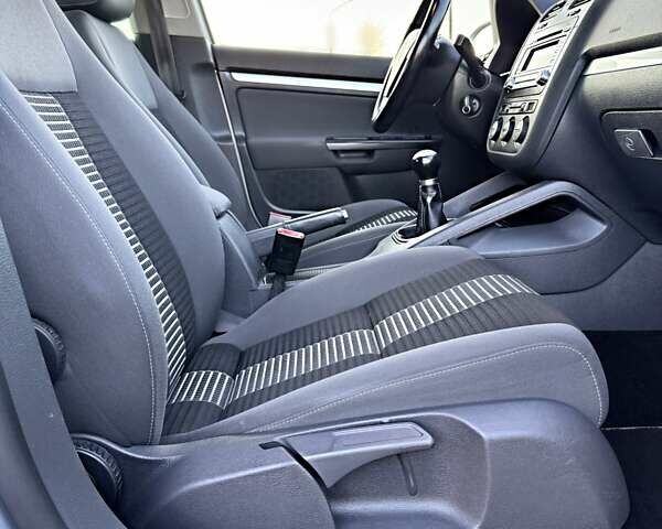 Сірий Фольксваген Гольф, об'ємом двигуна 1.6 л та пробігом 200 тис. км за 5790 $, фото 39 на Automoto.ua