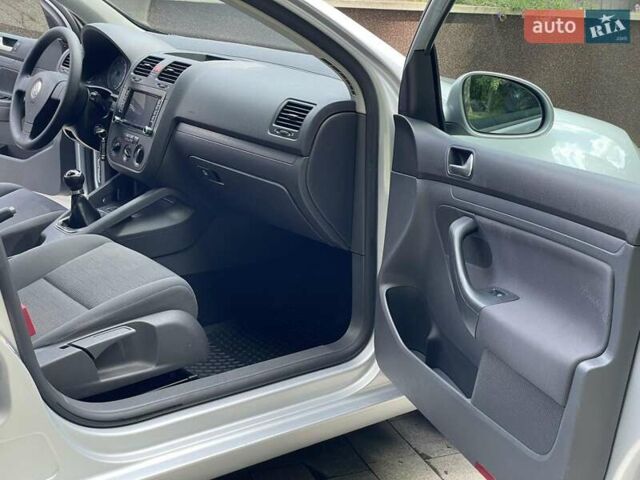 Сірий Фольксваген Гольф, об'ємом двигуна 1.4 л та пробігом 209 тис. км за 6500 $, фото 8 на Automoto.ua