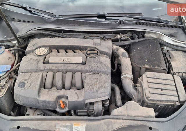 Серый Фольксваген Гольф, объемом двигателя 1.6 л и пробегом 175 тыс. км за 6200 $, фото 13 на Automoto.ua