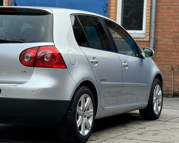 Сірий Фольксваген Гольф, об'ємом двигуна 1.6 л та пробігом 259 тис. км за 6999 $, фото 11 на Automoto.ua