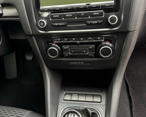 Серый Фольксваген Гольф, объемом двигателя 1.4 л и пробегом 217 тыс. км за 6300 $, фото 31 на Automoto.ua