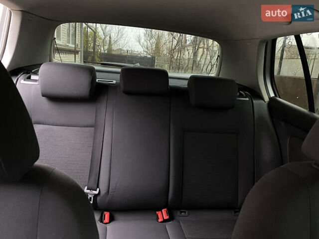 Сірий Фольксваген Гольф, об'ємом двигуна 1.39 л та пробігом 201 тис. км за 5400 $, фото 20 на Automoto.ua