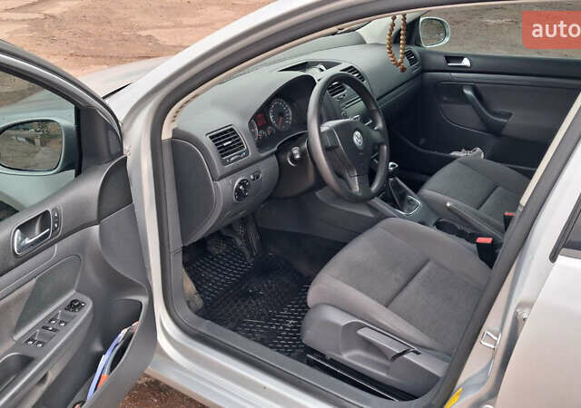 Серый Фольксваген Гольф, объемом двигателя 1.6 л и пробегом 175 тыс. км за 6200 $, фото 9 на Automoto.ua