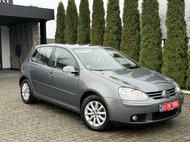 Серый Фольксваген Гольф, объемом двигателя 1.6 л и пробегом 223 тыс. км за 5900 $, фото 1 на Automoto.ua